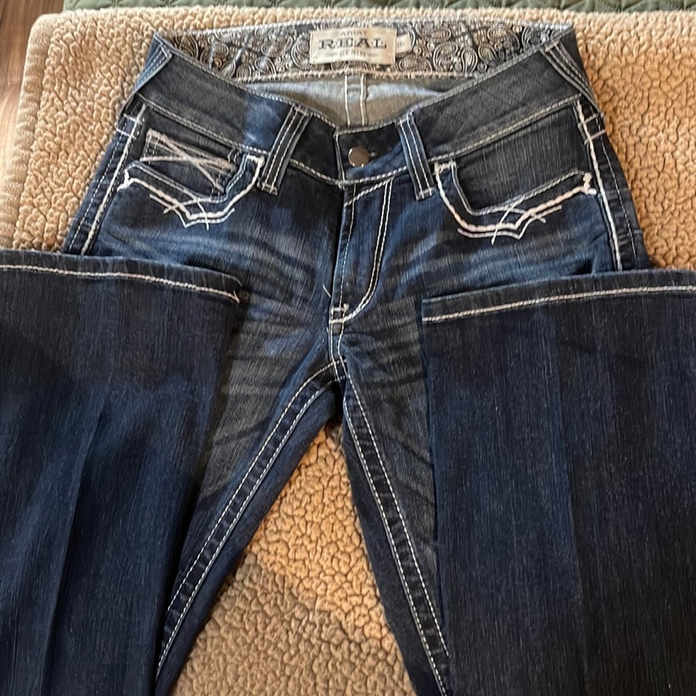 Ariat size 28r mid rise boot cut jeans